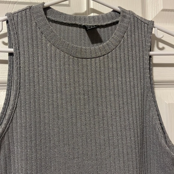 Top - Picture 3 of 4